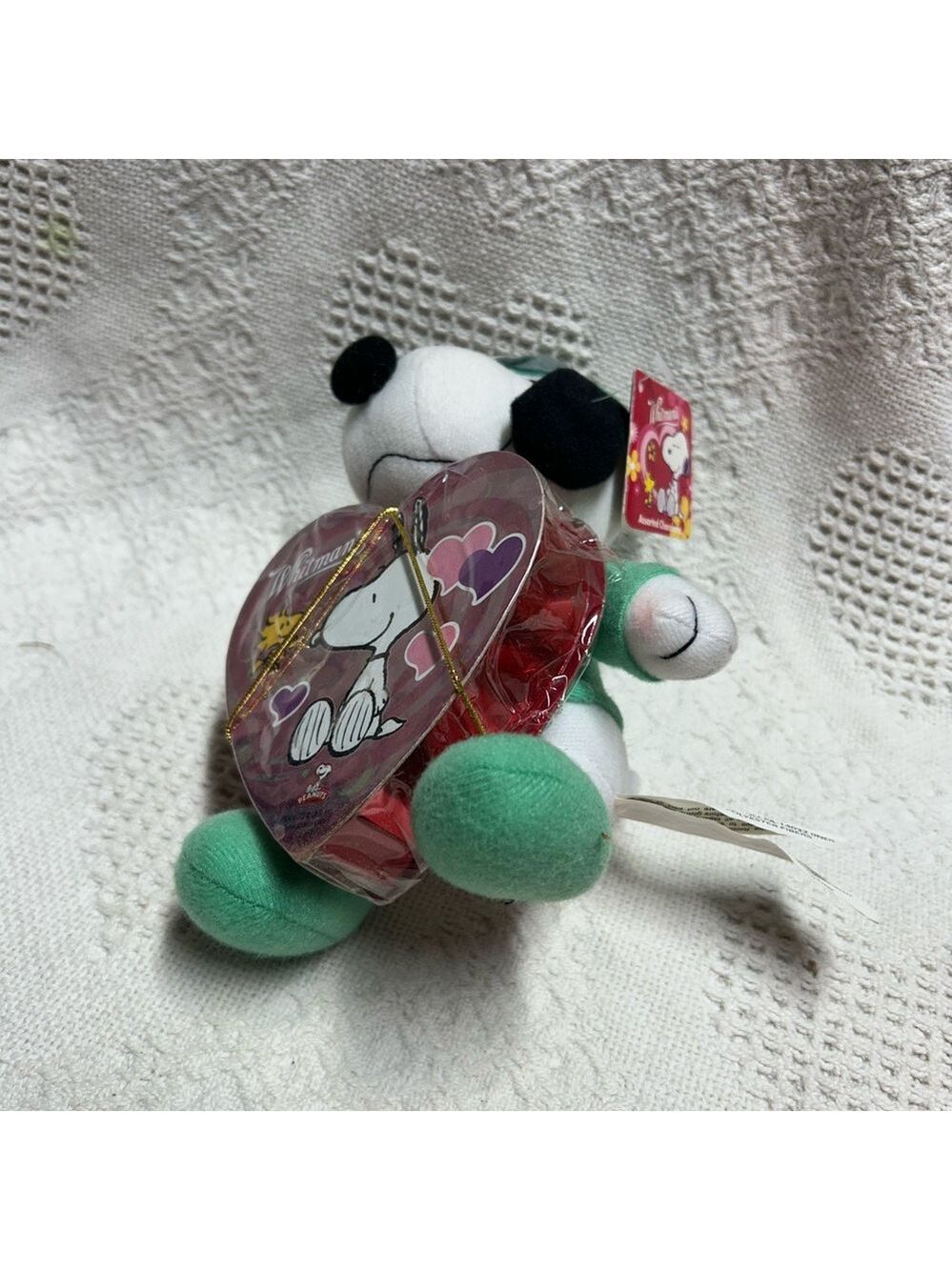 Whitmans Snoopy Doctor Nurse Scrubs Plush Valentines Day Heart - Picture 6 of 8